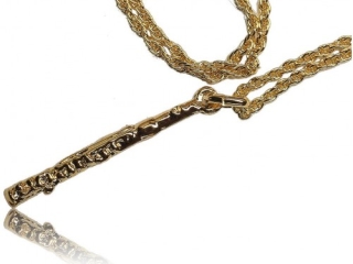 Necklace with flute pendant (gold colored)